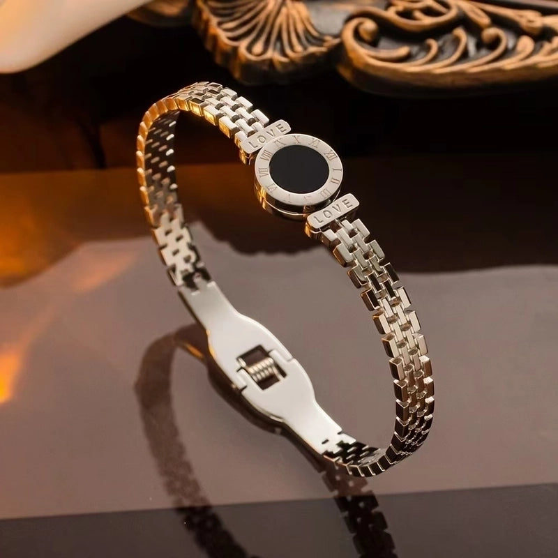 Luxurious Minimalist Roman Style Roman Numeral Titanium Steel 18K Gold Plated Shell Bangle In Bulk