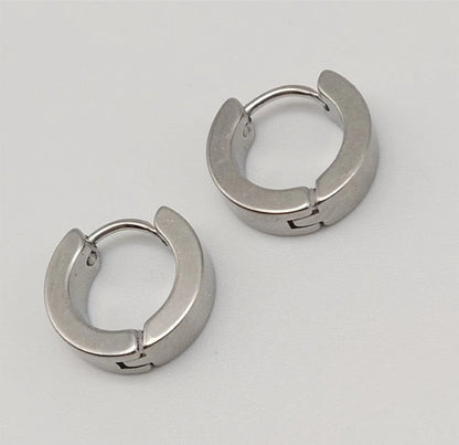 Factory Direct Japanese And Korean Fashion Men's Popular Flat Round Ear Clip Earrings Women's Tassel Small Ear Ear Bone Ear Buckle Earrings