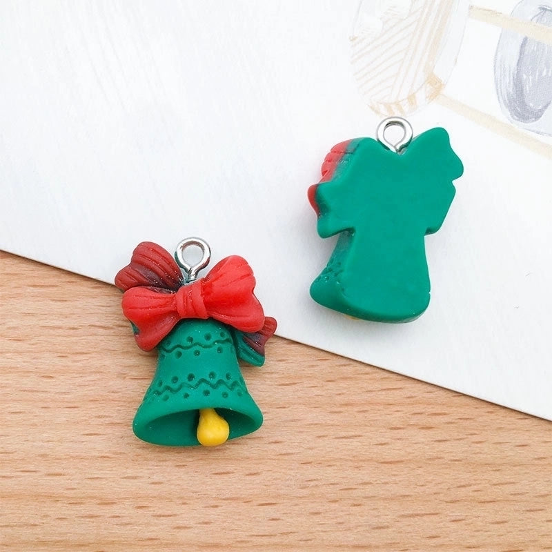 1 Piece 15 * 22mm 15 * 26mm 17 * 22mm Resin Christmas Tree Santa Claus Christmas Socks Pendant Jewelry Accessories