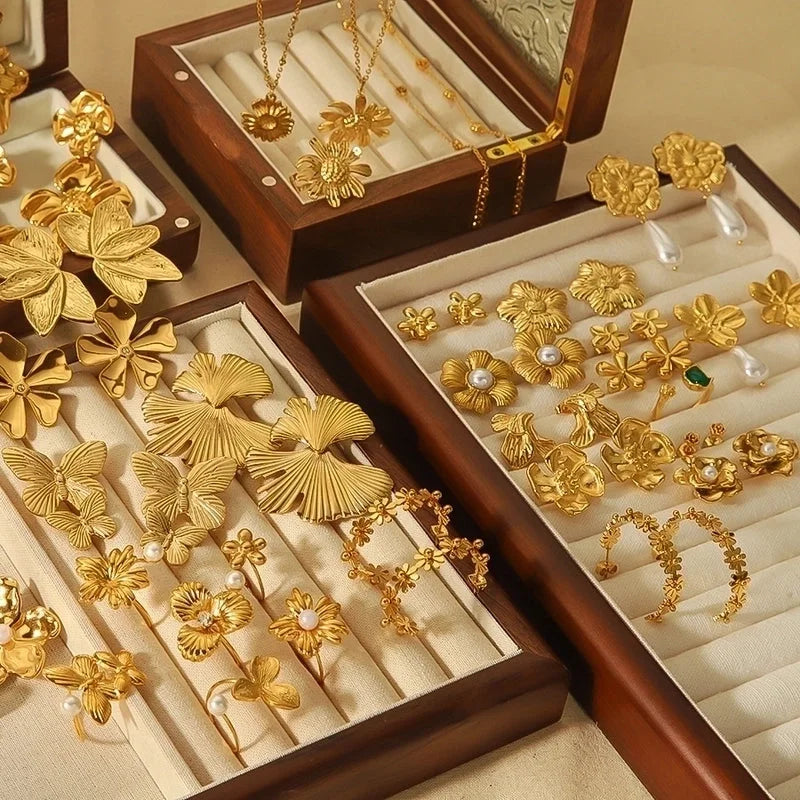 1 Pair Elegant Retro Flower Petal 304 Stainless Steel Drop Earrings