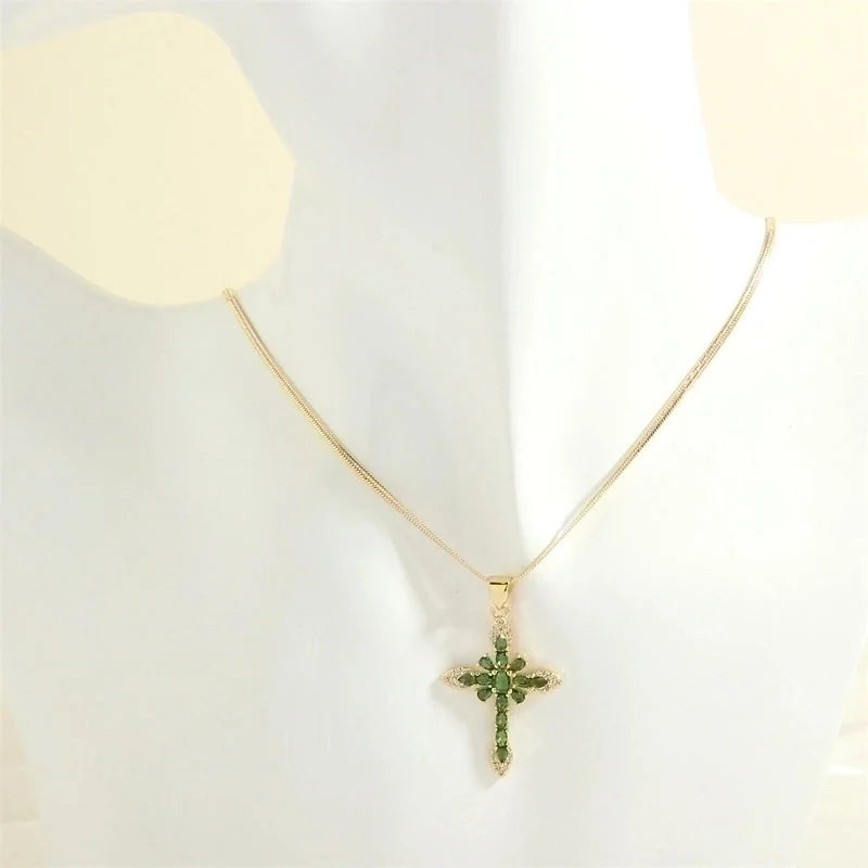 Minimalist Cross Copper 18k Gold Plated Zircon Pendant Necklace In Bulk