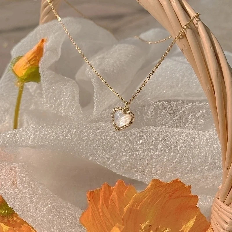 Necklace New Trendy Clavicle Chain Design Sense Resin Titanium Steel Necklace