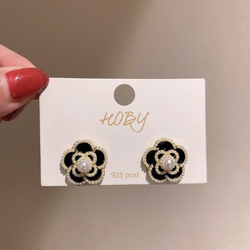 Chic Pearl Geometric Flower Alloy Pearl Inlay Earrings