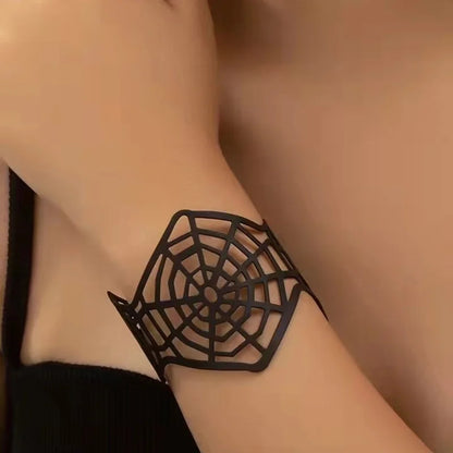 Elegant Gothic Queen Geometric Synthetic Resin Iron Halloween Women's Bangle