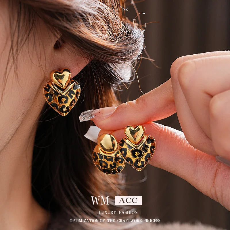 Luxurious Heart Geometric Heart Copper Electroplating Earrings