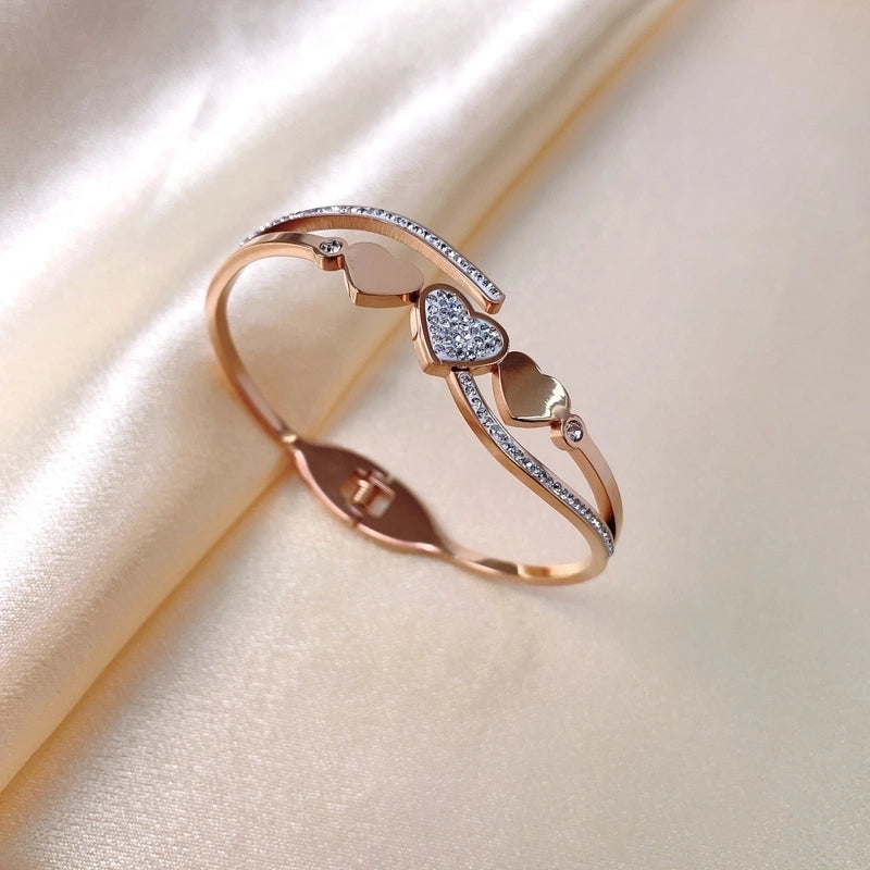 Casual Retro Punk Heart Shape Titanium Steel Artificial Diamond Bangle In Bulk