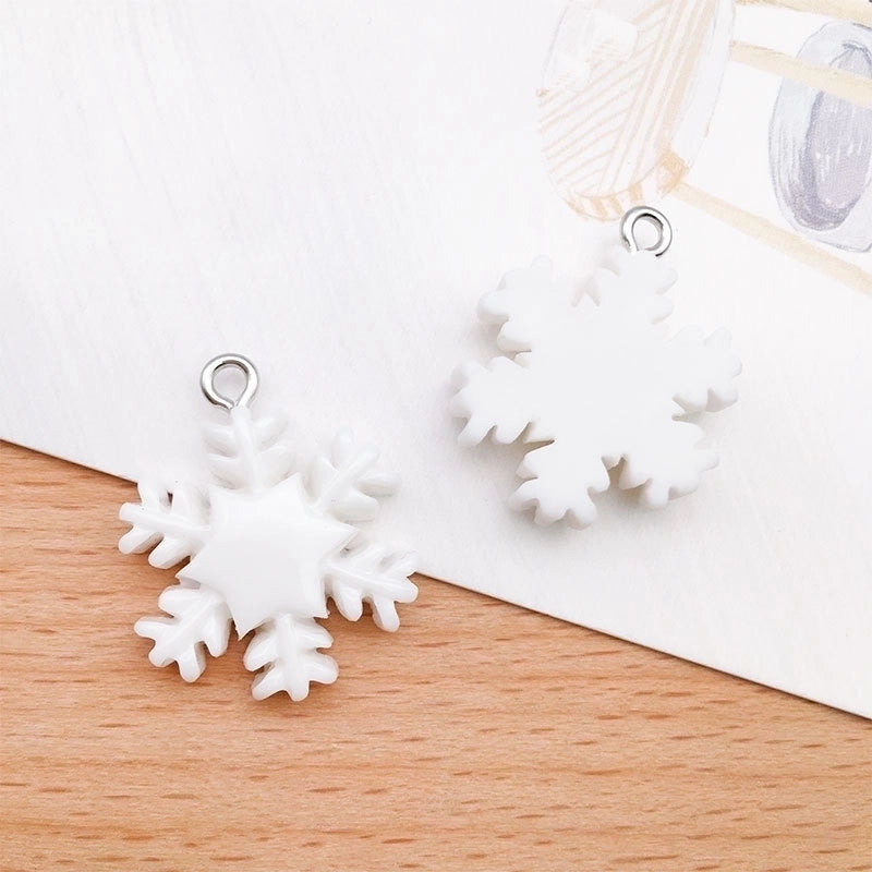 1 Piece 15 * 22mm 15 * 26mm 17 * 22mm Resin Christmas Tree Santa Claus Christmas Socks Pendant Jewelry Accessories