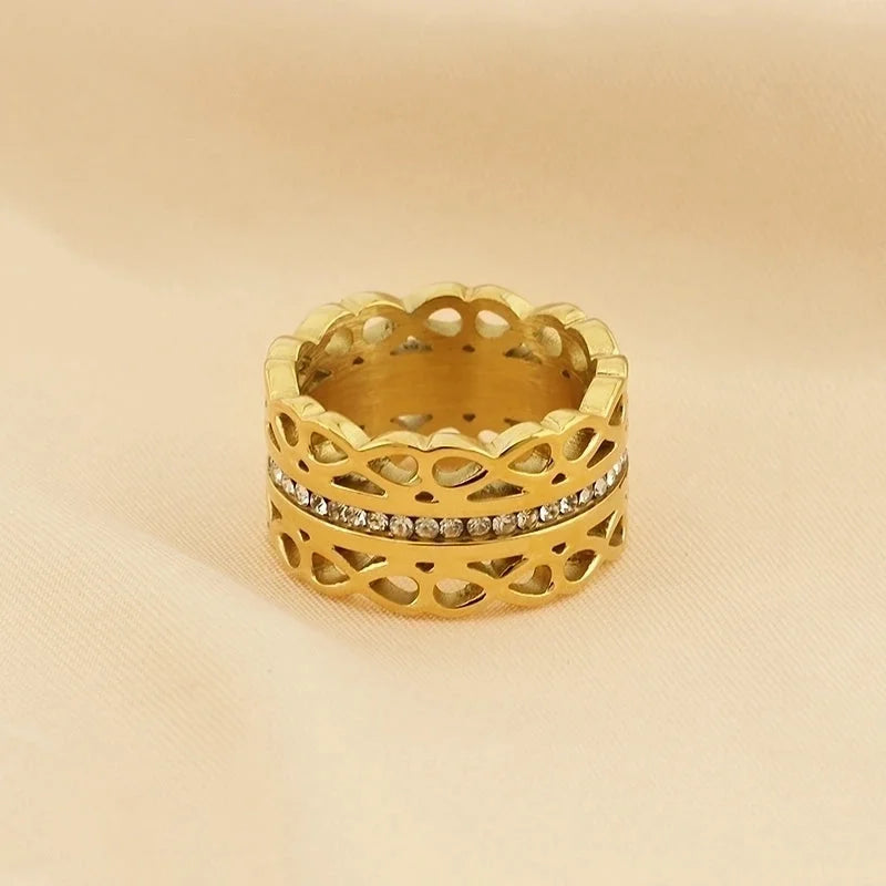 304 Stainless Steel 18K Gold Plated Minimalist Hollow Out Inlay Infinity Rhinestones Rings