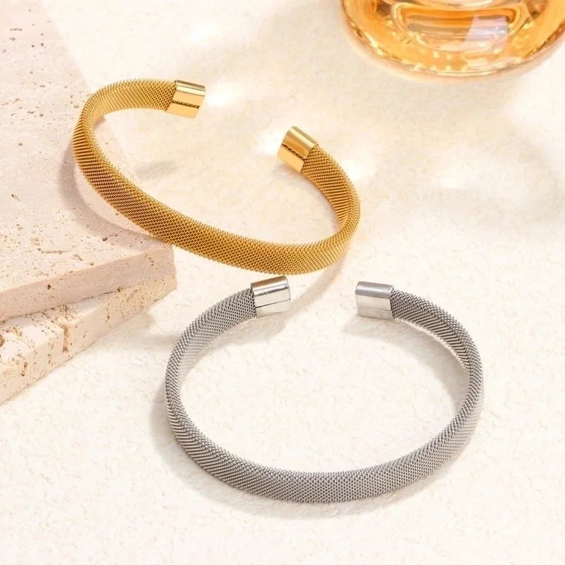 Minimalist Classic Style Geometric 304 Stainless Steel 18K Gold Plated Bangle In Bulk