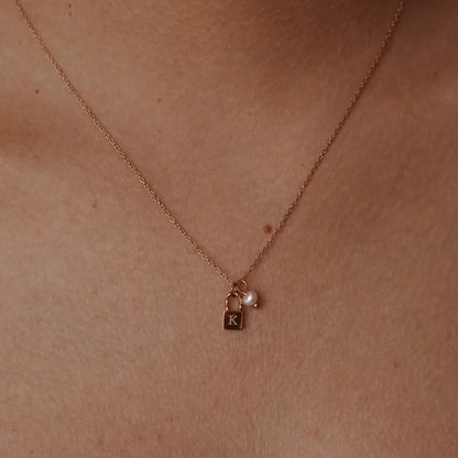 201 Stainless Steel 304 Stainless Steel Glass Gold Plated Casual Minimalist Pearl Plating Letter Lock Pendant Necklace