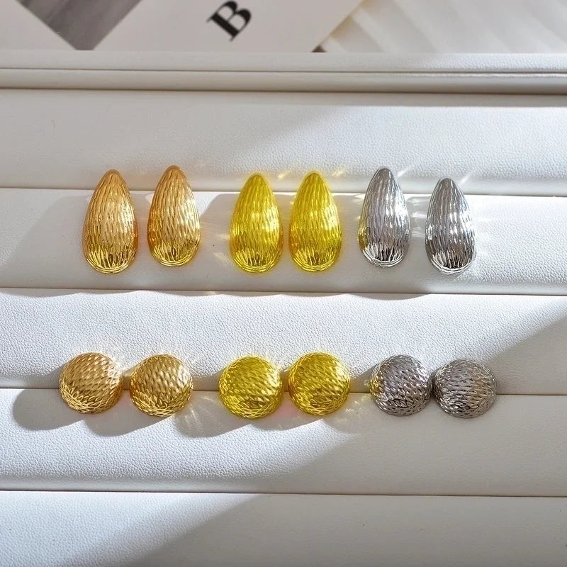 1 Pair Elegant Solid Color Pleated Titanium Steel Gold Plated Ear Studs