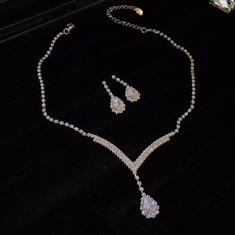 Explosions Zircon Diamond Geometric Necklace Earrings Suit Light Luxury Clavicle Chain High Sense Temperament Jewelry