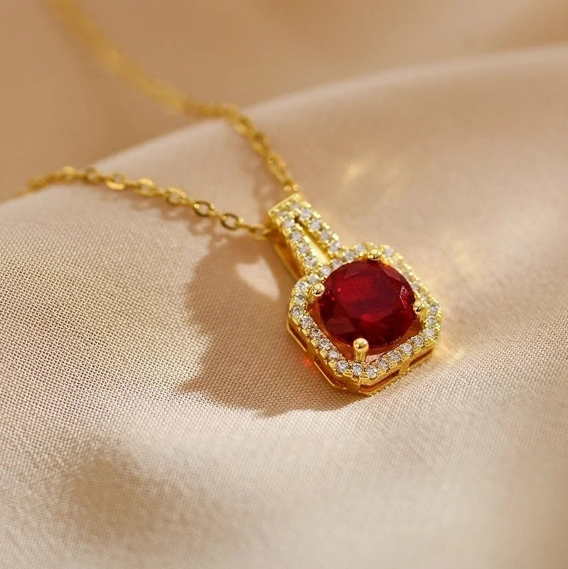 Minimalist Round Copper Plating Inlay Zircon Gold Plated Pendant Necklace