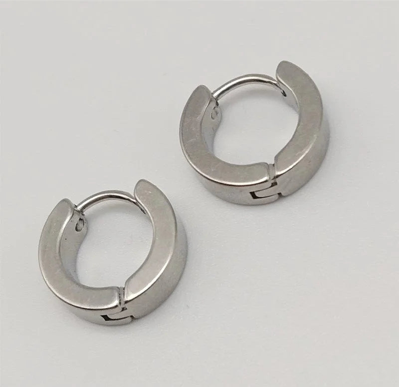 Factory Direct Japanese And Korean Fashion Men's Popular Flat Round Ear Clip Earrings Women's Tassel Small Ear Ear Bone Ear Buckle Earrings