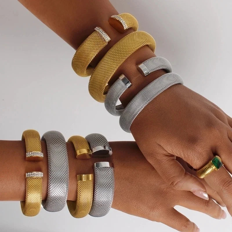 Retro Classic Style C Shape 304 Stainless Steel 18K Gold Plated Rhinestones Bangle In Bulk