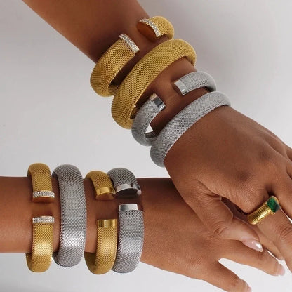 Retro Classic Style C Shape 304 Stainless Steel 18K Gold Plated Rhinestones Bangle In Bulk