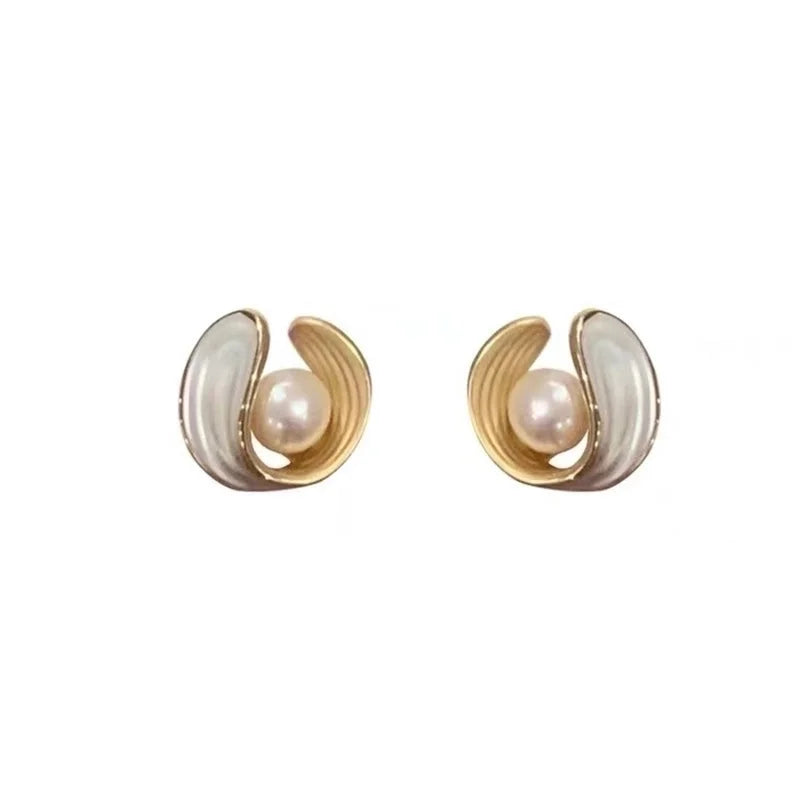 Fashion Geometric Alloy Plating Artificial Pearls Women\'s Earrings 1 Pair