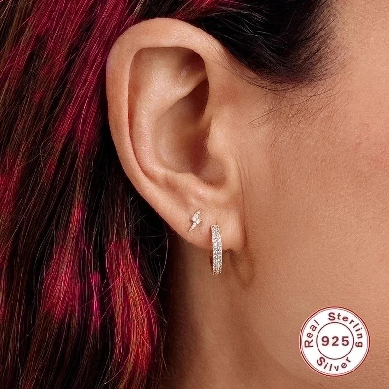 1 Pair Silver Round Earrings