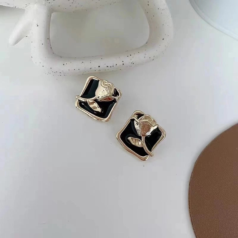 1 Pair Fashion Flower Butterfly Bow Knot Inlay Alloy Artificial Pearls Rhinestones Shell Earrings