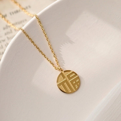 Sweet Minimalist Round Chinese Character Flower Titanium Steel Inlay Rhinestones Shell Pendant Necklace