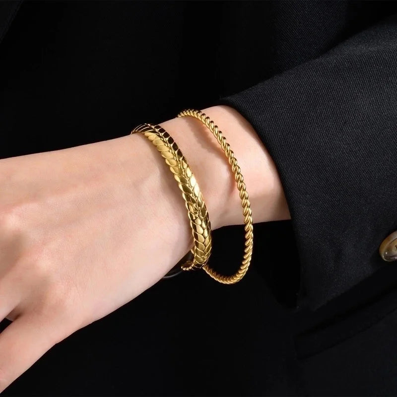 Elegant Geometric Stainless Steel Inlay Zircon 18k Gold Plated Bangle