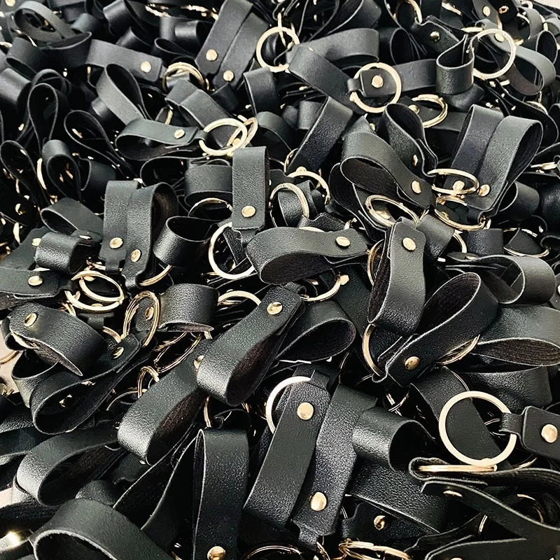 Creative Solid Color Pu Keychain Simple Couple Leather Car Key Ring Metal Universal Bag Strap Buckle Office Culture Accessories