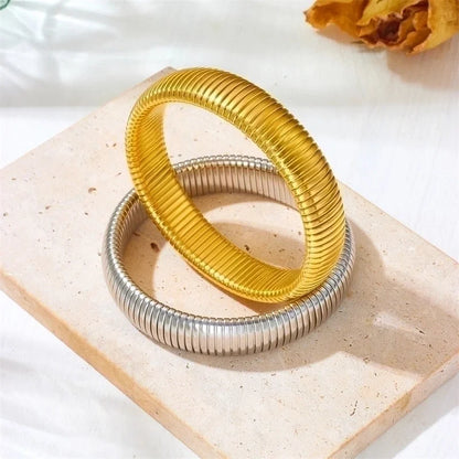 Minimalist Solid Color Stainless Steel 18K Gold Plated Bangle In Bulk