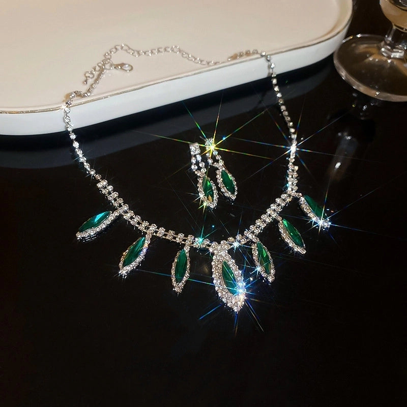 Explosions Zircon Diamond Geometric Necklace Earrings Suit Light Luxury Clavicle Chain High Sense Temperament Jewelry