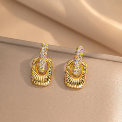2 Pieces Moderate Luxury Flower Copper Diamond Inlay Stud Earrings