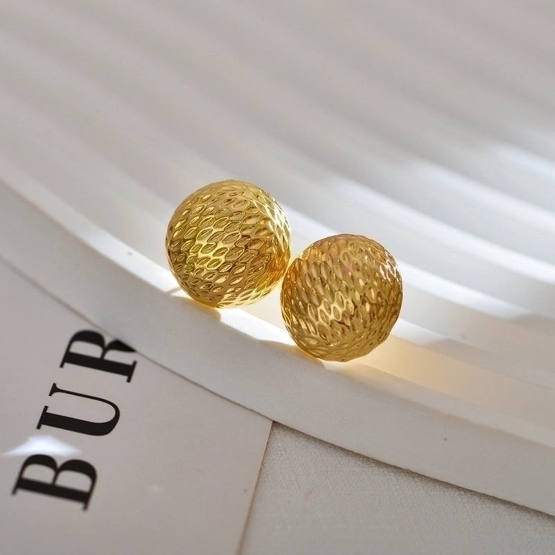 1 Pair Elegant Solid Color Pleated Titanium Steel Gold Plated Ear Studs