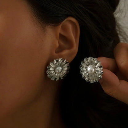 1 Pair Casual Sweet Minimalist Flower Petal Butterfly Inlay 304 Stainless Steel Pearl 18K Gold Plated Drop Earrings