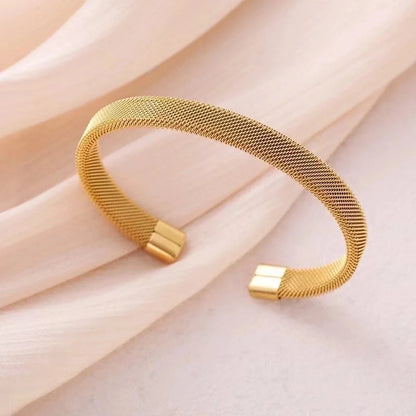 Casual Minimalist Heart Shape Flower Titanium Steel Rhinestones Bangle In Bulk