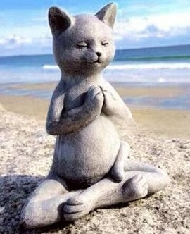 Meditating Dog Outdoor Decoration Garden Statue Resin Ornament Garden Courtyard Design