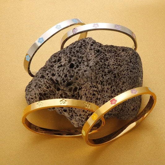 Elegant Heart Shape Flower Titanium Steel Bangle In Bulk