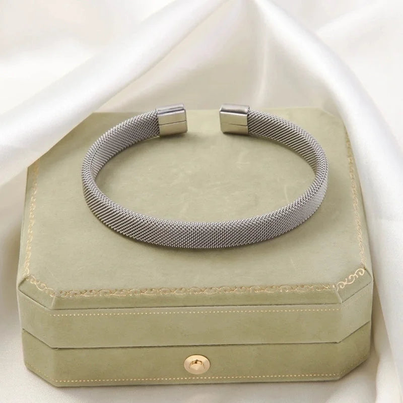 Casual Elegant Letter Titanium Steel 18K Gold Plated Bangle In Bulk