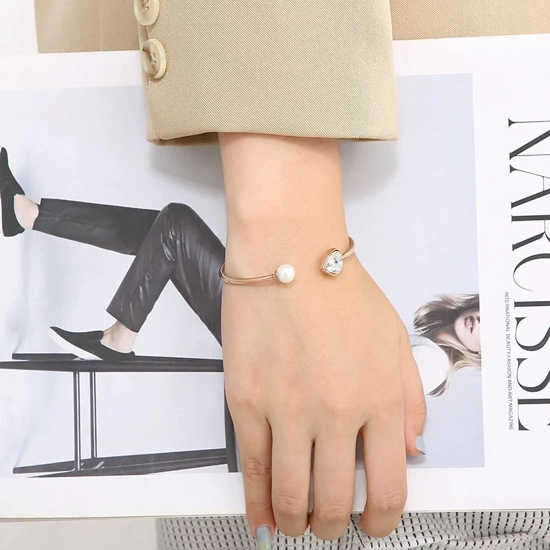 Modern Style Minimalist Heart Shape Stainless Steel Titanium Steel 18K Gold Plated Glass Stone Pearl Bangle In Bulk
