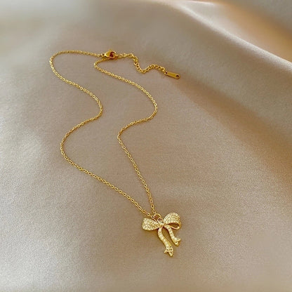 Elegant Minimalist Geometric Titanium Steel Plating Inlay Artificial Pearls Shell Zircon Necklace