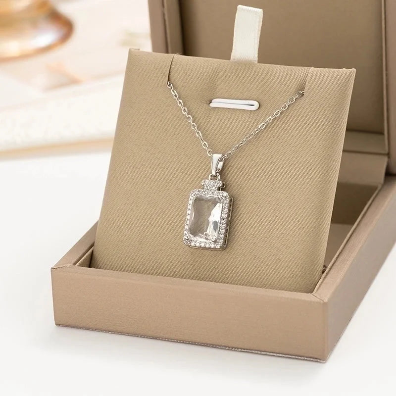 304 Stainless Steel Copper 18K Gold Plated K Gold Plated Inlay Heart Shape Wings Butterfly Zircon Pendant Necklace