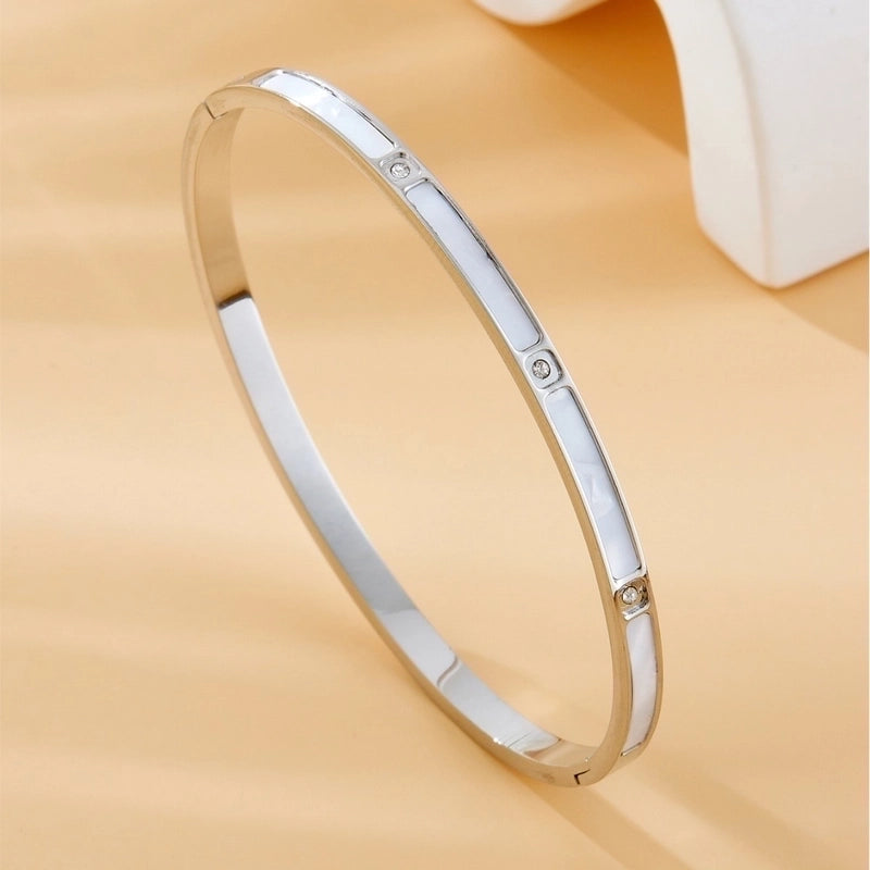 Elegant Geometric Round Titanium Steel 18K Gold Plated Rhinestones Shell Bangle In Bulk