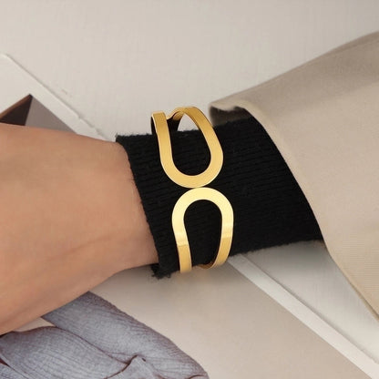 Casual Minimalist Round Titanium Steel 18K Gold Plated Bangle In Bulk