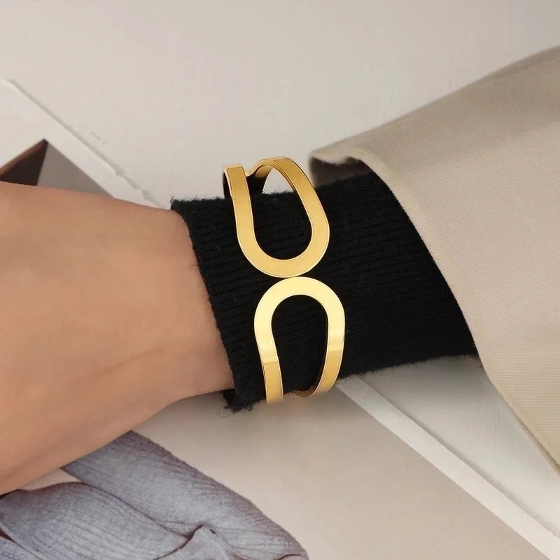 Casual Minimalist Round Titanium Steel 18K Gold Plated Bangle In Bulk