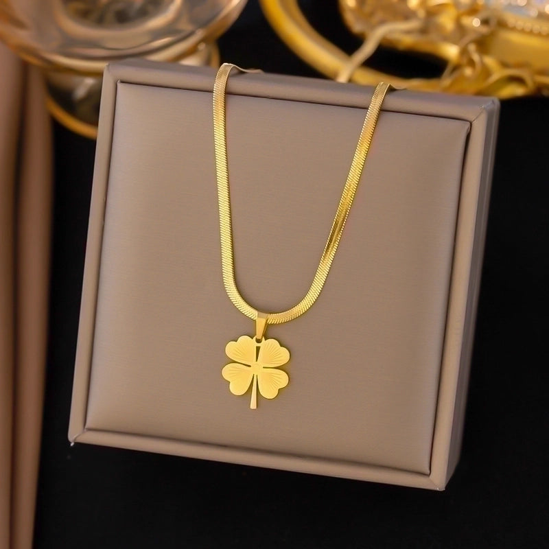 304 Stainless Steel 18K Gold Plated Minimalist Plating Inlay U Shape Heart Shape Acrylic Artificial Rhinestones Plastic Pendant Necklace