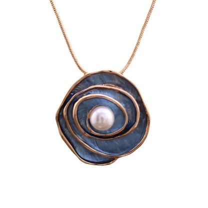 Elegant Flower Artificial Pearls Zinc Alloy Pendant Necklace