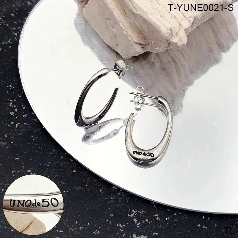 1 Pair Elegant Vacation Minimalist C Shape U Shape Solid Color 304 Stainless Steel 18K Gold Plated Earrings Ear Studs