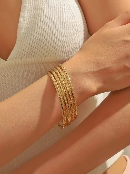 Vintage Style Minimalist Solid Color Titanium Steel 18K Gold Plated Bangle In Bulk