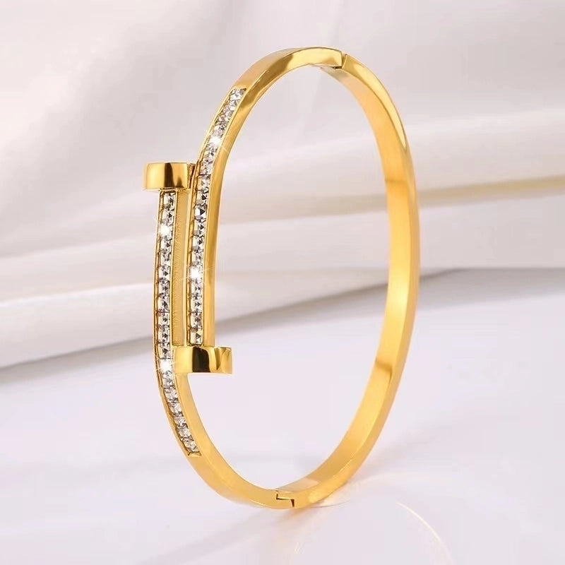 Minimalist Classic Style Solid Color Titanium Steel 18K Gold Plated Zircon Bangle In Bulk