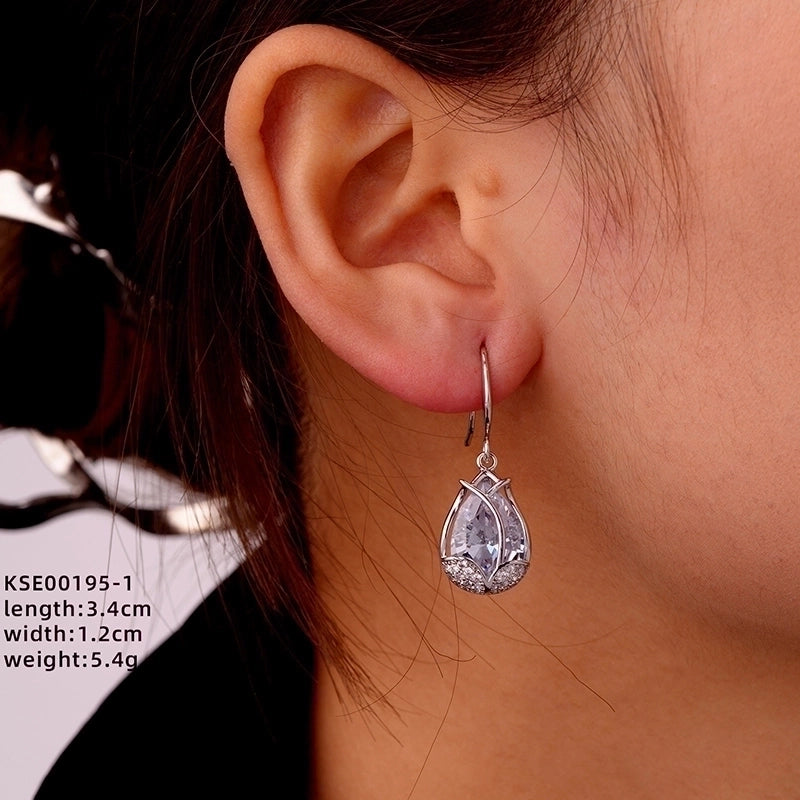 1 Pair Ig Style Minimalist Star Water Droplets Flower Plating Inlay Copper Zircon White Gold Plated Drop Earrings Ear Studs