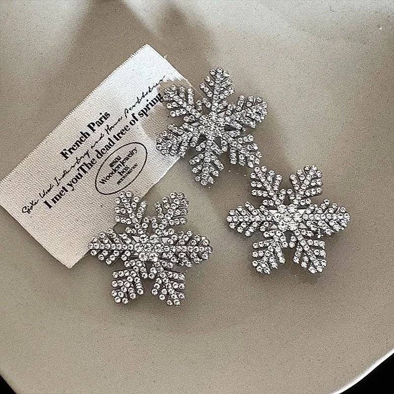 Women's Minimalist Classic Style Snowflake Alloy Inlay Rhinestones Hair Clip