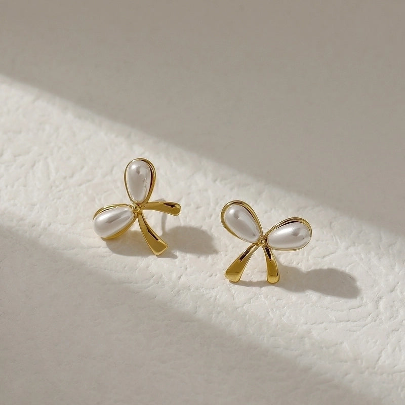 1 Pair Fashion Flower Butterfly Bow Knot Inlay Alloy Artificial Pearls Rhinestones Shell Earrings