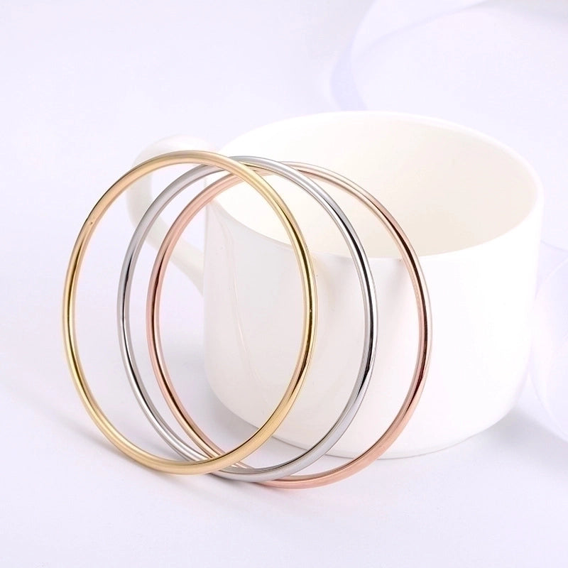 Minimalist Solid Color Titanium Steel 18K Gold Plated Rose Gold Plated Bangle In Bulk